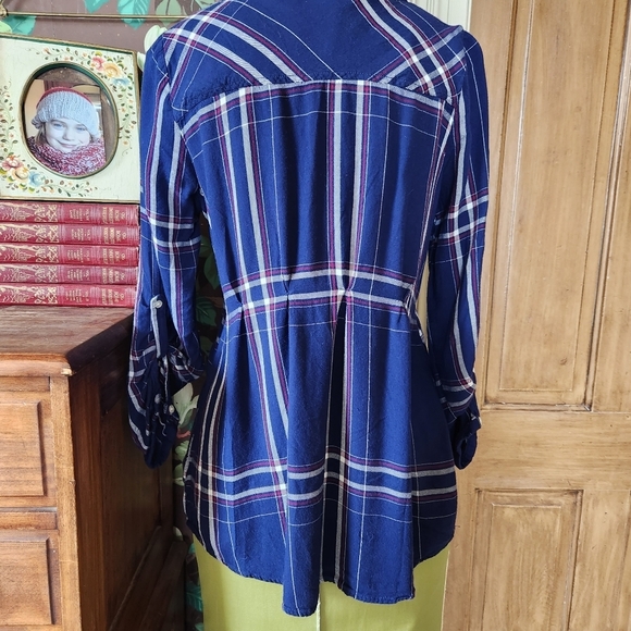 LED Luxe Essentials Plaid Top Size Small - Picture 6 of 12